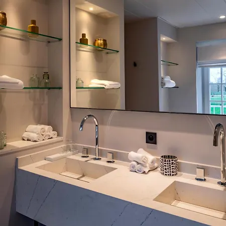 La Chartreuse De Dauzac Bed & Breakfast 4*