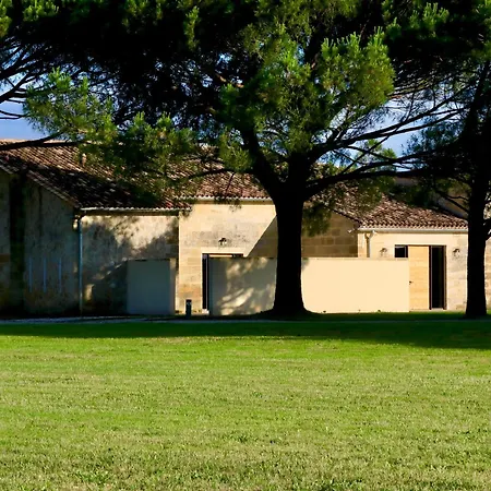 Bed & Breakfast La Chartreuse De Dauzac 3*