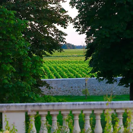 Bed & Breakfast La Chartreuse De Dauzac 4*