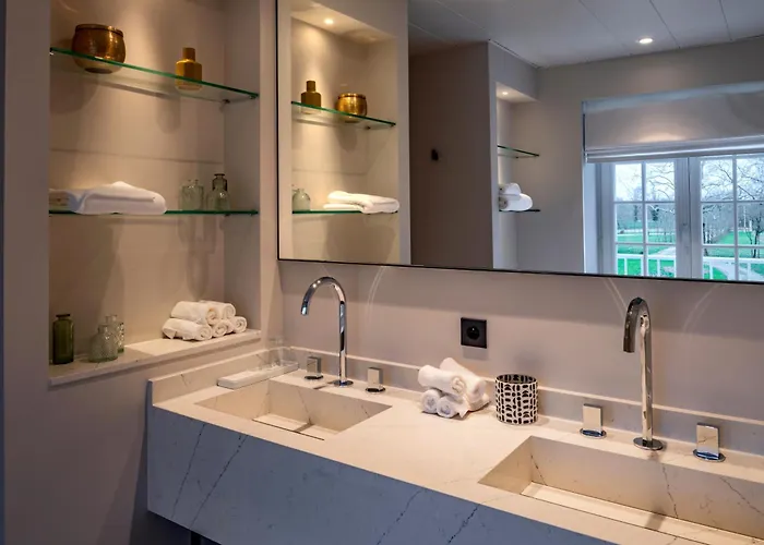 La Chartreuse De Dauzac Bed and Breakfast 3*