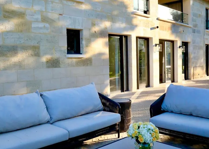 La Chartreuse De Dauzac Bed and Breakfast Labarde