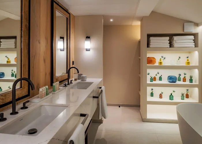 La Chartreuse De Dauzac Bed and Breakfast 3*