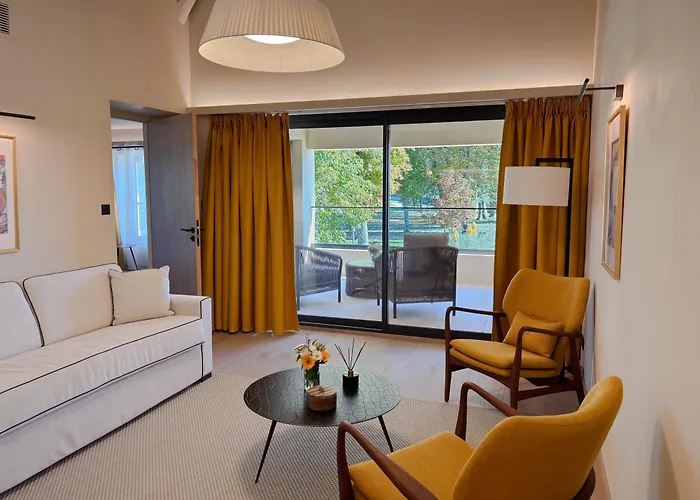 La Chartreuse De Dauzac Bed and Breakfast 3*